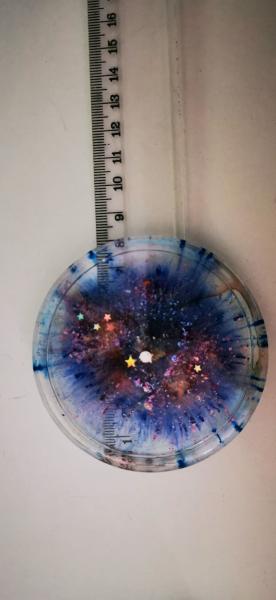 Coaster with color pattern